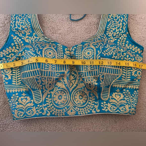 Authentic embroidered imported Indian silk wedding lehenga - Picture 14 of 16